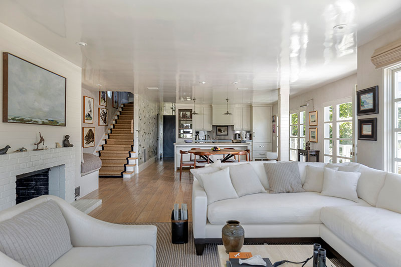 Amalfi Drive living room 3