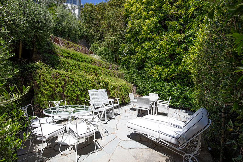 Amalfi Drive lower patio